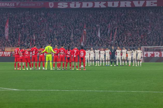 Munich, Alianz Arena UEFA Champions League 2024 25 on 6 11 2024 Matchday 4 FC Bayern Munich SL Benfica v l , minute of silence before the match DFL DFB REGULATIONS PROHIBIT ANY USE OF PHOTOGRAPHS as IMAGE SEQUENCES and or QUASI VIDEO Copyright: JoaquimxFerreira