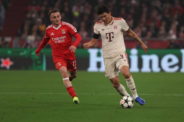 Munich, Alianz Arena UEFA Champions League 2024 25 am 6 11 2024 Matchday 4 FC Bayern München SL Benfica v l , Kerem Aktürkoglu S L Benfica , Minjae Kim FC Bayern München Zweikampf, Action, Aktion, Battles for the Ball DFL DFB REGULATIONS PROHIBIT ANY USE OF PHOTOGRAPHS as IMAGE SEQUENCES and or QUASI VIDEO Copyright: JoaquimxFerreira