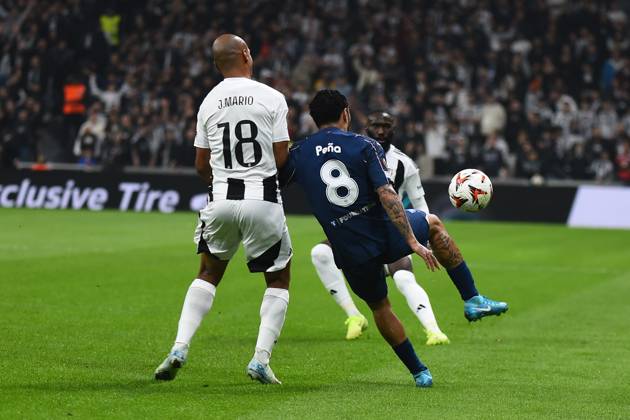 Joao Mario (18) of Besiktas JK and Sergio Pena (8) of Malmö FF during the UEFA Europa League 2024 25 League Phase MD4 match between Besiktas JK and Malmö FF at Besiktas Park on November 6, 2024 in Istanbul, Turkey. Istanbul Turkey Copyright: xSeskimphotox Sespho_Besiktas_v_Malmo_061124 (25)