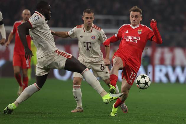 Munich, Alianz Arena UEFA Champions League 2024 25 am 6 11 2024 Matchday 4 FC Bayern München SL Benfica v l , Dayot Upamecano FC Bayern München , Kerem Aktürkoglu S L Benfica , Zweikampf, Action, Aktion, Battles for the Ball DFL DFB REGULATIONS PROHIBIT ANY USE OF PHOTOGRAPHS as IMAGE SEQUENCES and or QUASI VIDEO Copyright: JoaquimxFerreira