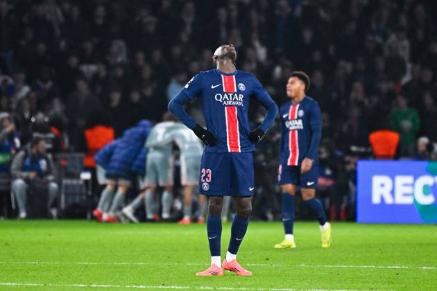 Randal Kolo Muani ( 23 - PSG ) looks dejected during the UEFA Champions League match between Paris Saint Germain and Atletico de Madrid at Parc Des Princes on November 06, 2024 in Paris, France. ( Photo by federico pestellini panoramic ) - FOOTBALL : PSG vs Atletico de Madrid - Ligue des Champions - 06 11 2024 FedericoPestellini Panoramic