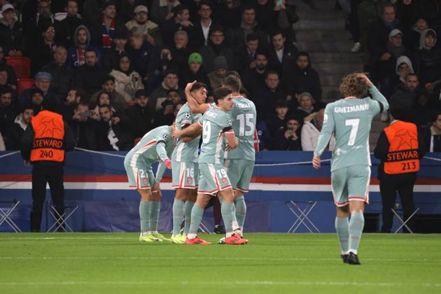 France - UEFA Champions League Paris Saint Germain vs. Atletico de Madrid - 06 11 2024 FRANCE, PARIS, NOVEMBER 06. Nahuel Molina of Atletico de Madrid (16) celebrates with his teammates after scoring a goal during the UEFA Champions League football match between Paris Saint Germain and Atletico de Madrid on November 06, 2024 at Parc des Princes in Paris, France. Photo by Manuel Blondeau AOP.Press Paris Parc des Princes France Copyright: x ManuelxBlondeau AOP.Pressx AOP20241106-0004