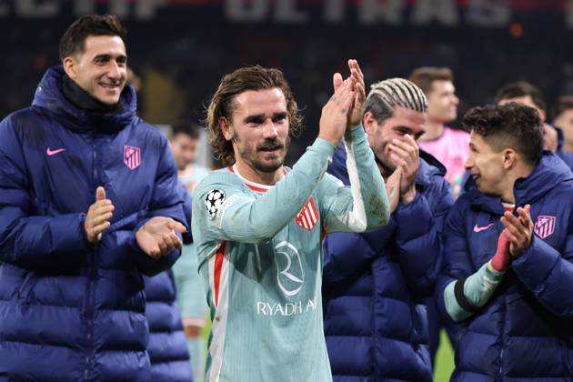 France - UEFA Champions League Paris Saint Germain vs. Atletico de Madrid - 06 11 2024 FRANCE, PARIS, NOVEMBER 06. Antoine Griezmann of Atletico de Madrid celebrates the victory with his teammates at the end of the UEFA Champions League football match between Paris Saint Germain and Atletico de Madrid on November 06, 2024 at Parc des Princes in Paris, France. Photo by Manuel Blondeau AOP.Press Paris Parc des Princes France Copyright: x ManuelxBlondeau AOP.Pressx AOP20241106-0015