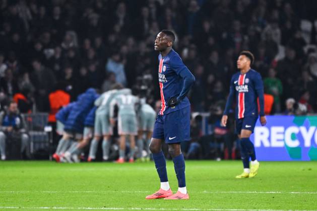 Randal Kolo Muani ( 23 - PSG ) looks dejected during the UEFA Champions League match between Paris Saint Germain and Atletico de Madrid at Parc Des Princes on November 06, 2024 in Paris, France. ( Photo by federico pestellini panoramic ) - FOOTBALL : PSG vs Atletico de Madrid - Ligue des Champions - 06 11 2024 FedericoPestellini Panoramic