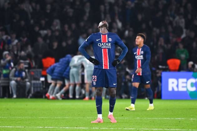 Randal Kolo Muani ( 23 - PSG ) looks dejected during the UEFA Champions League match between Paris Saint Germain and Atletico de Madrid at Parc Des Princes on November 06, 2024 in Paris, France. ( Photo by federico pestellini panoramic ) - FOOTBALL : PSG vs Atletico de Madrid - Ligue des Champions - 06 11 2024 FedericoPestellini Panoramic