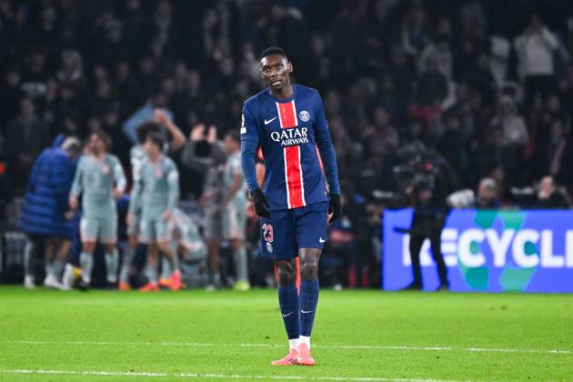 Randal Kolo Muani ( 23 - PSG ) looks dejected during the UEFA Champions League match between Paris Saint Germain and Atletico de Madrid at Parc Des Princes on November 06, 2024 in Paris, France. ( Photo by federico pestellini panoramic ) - FOOTBALL : PSG vs Atletico de Madrid - Ligue des Champions - 06 11 2024 FedericoPestellini Panoramic