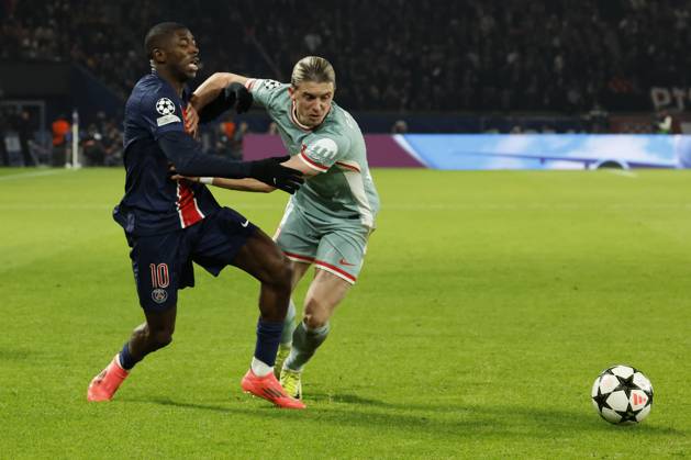 Football : PSG - Atletico Madrid (1-2). 6 Novembre 2024 - Paris, France : PSG vs Atletico Madrid dans la premiere phase de la Ligue des Champions de football. Atleico Madrid bat PSG 2-1. Ousmane Dembele (Paris en maillot bleu) contre Conor Gallagher (Atletico en maillot rbleu ciel) ici en action. (Photo Henri Szwarc Starface) 311231 2024-11-06 Paris France Copyright: xHenrixSzwarcx xStarfacex STAR_311231_058