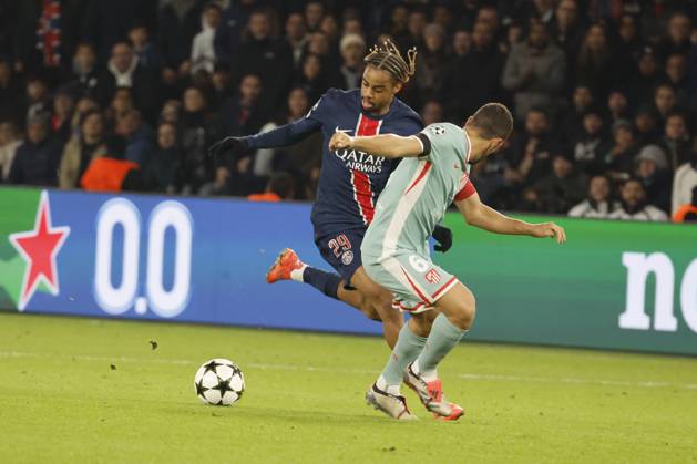 Football : PSG - Atletico Madrid (1-2). 6 Novembre 2024 - Paris, France : PSG vs Atletico Madrid dans la premiere phase de la Ligue des Champions de football. Atleico Madrid bat PSG 2-1. Bradley Barcola (Paris en maillot bleu) ici en action. (Photo Henri Szwarc Starface) 311231 2024-11-06 Paris France Copyright: xHenrixSzwarcx xStarfacex STAR_311231_068