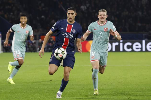 Football : PSG - Atletico Madrid (1-2). 6 Novembre 2024 - Paris, France : PSG vs Atletico Madrid dans la premiere phase de la Ligue des Champions de football. Atleico Madrid bat PSG 2-1. Achraf Hakimi (Paris en maillot bleu) contre Conor Gallagher (Atletico en maillot rbleu ciel) ici en action. (Photo Henri Szwarc Starface) 311231 2024-11-06 Paris France Copyright: xHenrixSzwarcx xStarfacex STAR_311231_070