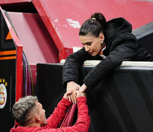 Galatasaray s player Lucas Torreira and his girlfirend Devrim Ozkan before Galatasaray - Tottenham Hotspur UEFA Europe League match at Rams Stadium in Istanbul, Turkey, on 7 November 2024. ( Copyright: DepoxPhotos 18501200