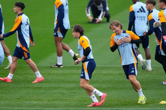 November 8, 2024, Valdebebas, Madrid, SPAIN: Fran Garcia and Luka Modric during the training day of Real Madrid ahead the Spanish League, LaLiga EA Sports, football match against CA Osasuna at Ciudad Deportiva Real Madrid on November 08, 2024, in Valdebebas, Madrid, Spain. Valdebebas SPAIN - ZUMAa181 20241108_zaa_a181_005 Copyright: xOscarxJ.xBarrosox