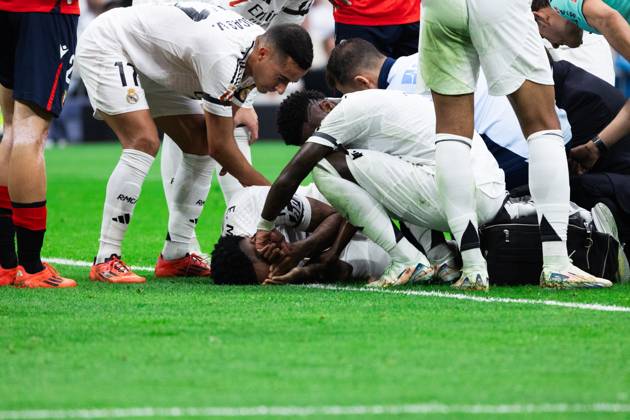 Real Madrid CF vs CA Osasuna - LaLiga EA Sports MADRID, SPAIN, NOVEMBER 9: Eder Militao of Real Madrid CF after injured during the LaLiga EA Sports match between Real Madrid CF and CA Osasuna at Estadio Santiago Bernabeu on November 9, 2024 in Madrid, Spain. Madrid Estadio Santiago Bernabeu Madrid Spain Copyright: xAlexxPerezx RealMadridCAOsasuna-9NOV103