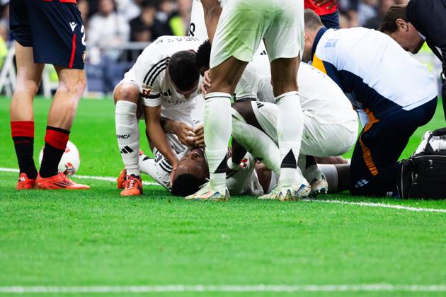 Real Madrid CF vs CA Osasuna - LaLiga EA Sports MADRID, SPAIN, NOVEMBER 9: Eder Militao of Real Madrid CF after injured during the LaLiga EA Sports match between Real Madrid CF and CA Osasuna at Estadio Santiago Bernabeu on November 9, 2024 in Madrid, Spain. Madrid Estadio Santiago Bernabeu Madrid Spain Copyright: xAlexxPerezx RealMadridCAOsasuna-9NOV104