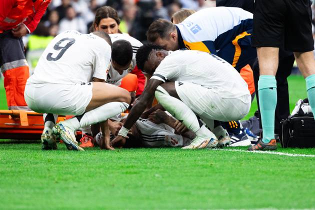 Real Madrid CF vs CA Osasuna - LaLiga EA Sports MADRID, SPAIN, NOVEMBER 9: Eder Militao of Real Madrid CF after injured during the LaLiga EA Sports match between Real Madrid CF and CA Osasuna at Estadio Santiago Bernabeu on November 9, 2024 in Madrid, Spain. Madrid Estadio Santiago Bernabeu Madrid Spain Copyright: xAlexxPerezx RealMadridCAOsasuna-9NOV106