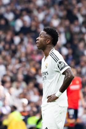 Real Madrid CF vs CA Osasuna - LaLiga EA Sports MADRID, SPAIN, NOVEMBER 9: Vinicius Jr of Real Madrid CF in tears after Militao™s injured the LaLiga EA Sports match between Real Madrid CF and CA Osasuna at Estadio Santiago Bernabeu on November 9, 2024 in Madrid, Spain. Madrid Estadio Santiago Bernabeu Madrid Spain Copyright: xAlexxPerezx RealMadridCAOsasuna-9NOV110