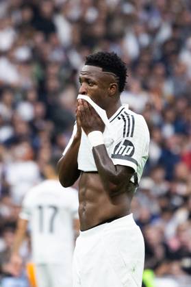 Real Madrid CF vs CA Osasuna - LaLiga EA Sports MADRID, SPAIN, NOVEMBER 9: Vinicius Jr of Real Madrid CF in tears after Militao™s injured the LaLiga EA Sports match between Real Madrid CF and CA Osasuna at Estadio Santiago Bernabeu on November 9, 2024 in Madrid, Spain. Madrid Estadio Santiago Bernabeu Madrid Spain Copyright: xAlexxPerezx RealMadridCAOsasuna-9NOV111