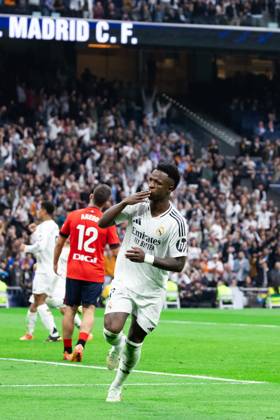 Real Madrid CF vs CA Osasuna - LaLiga EA Sports MADRID, SPAIN, NOVEMBER 9: Vinicius Jr of Real Madrid CF celebrating after scoring his goal during the LaLiga EA Sports match between Real Madrid CF and CA Osasuna at Estadio Santiago Bernabeu on November 9, 2024 in Madrid, Spain. Madrid Estadio Santiago Bernabeu Madrid Spain Copyright: xAlexxPerezx RealMadridCAOsasuna-9NOV113