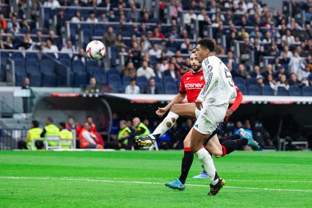 Real Madrid CF vs CA Osasuna - LaLiga EA Sports MADRID, SPAIN, NOVEMBER 9: Jude Bellingham of Real Madrid CF before scoring his goal during the LaLiga EA Sports match between Real Madrid CF and CA Osasuna at Estadio Santiago Bernabeu on November 9, 2024 in Madrid, Spain. Madrid Estadio Santiago Bernabeu Madrid Spain Copyright: xAlexxPerezx RealMadridCAOsasuna-9NOV117