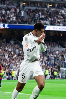 Real Madrid CF vs CA Osasuna - LaLiga EA Sports MADRID, SPAIN, NOVEMBER 9: Jude Bellingham of Real Madrid CF celebrating after scoring his goal during the LaLiga EA Sports match between Real Madrid CF and CA Osasuna at Estadio Santiago Bernabeu on November 9, 2024 in Madrid, Spain. Madrid Estadio Santiago Bernabeu Madrid Spain Copyright: xAlexxPerezx RealMadridCAOsasuna-9NOV118