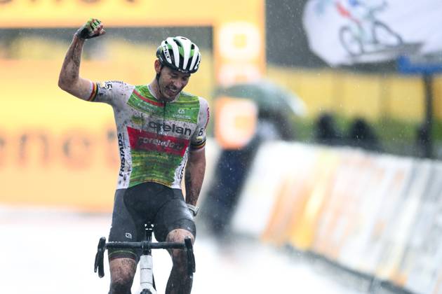 Telenet Superprestige cyclocross Niel 2024 NIEL, BELGIUM - NOVEMBER 11 : Sweeck Laurens (BEL) of Crelan - Corendon during the 3th leg of the men Elite Telenet Superprestige cyclocross series 2024-2025 in Niel, Belgium, 11 11 2024 Niel Belgium  Copyright: xGvgx