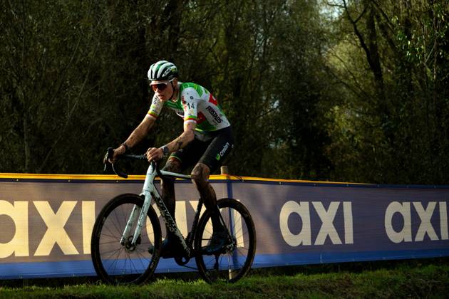 Belgian Witse Meeussen pictured in action during the men s elite race at the Jaarmarktcross cyclocross cycling event in Niel, race 3 8 of the Superprestige competition, Monday 11 November 2024. WARDxVANDAEL  x105199672x