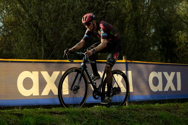 Belgian Michael Vanthourenhout pictured in action during the men s elite race at the Jaarmarktcross cyclocross cycling event in Niel, race 3 8 of the Superprestige competition, Monday 11 November 2024. WARDxVANDAEL  x105199678x