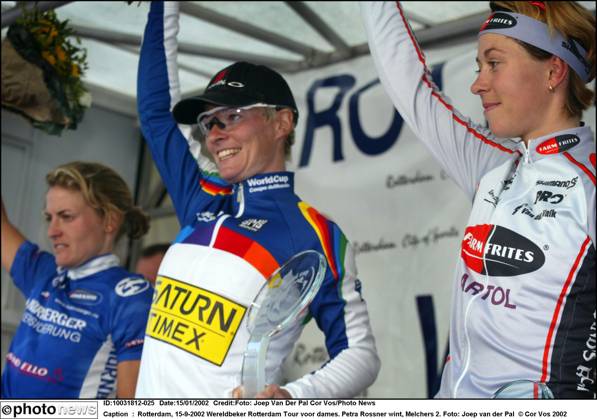 Rotterdam, 15-9-2002 Wereldbeker Rotterdam Tour voor dames. Petra Rossner wint, Melchers 2. Foto: Joep van der Pal Cor Vos 2002  Copyright: xFoto:xJoepxVanxDerxPalxCorxVosx CVPN150902