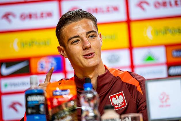 14.11.2024 PORTO, ESTADIO DO DRAGAO, PILKA NOZNA (FOOTBALL), LIGA NARODOW UEFA 2024 ( UEFA NATIONAL LEAGUE 2024), MECZ PORTUGALIA - POLSKA ( PORTUGAL - POLAND ) KONFERENCJA I TRENING REPREZANTACJI PRZED MECZEM NZ KACPER URBANSKI FOTO LUKASZ SKWIOT CYFRASPORT NEWSPIX.PL --- Newspix.pl 20241114CSLS008