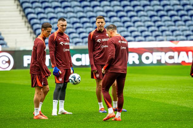 14.11.2024 PORTO, ESTADIO DO DRAGAO, PILKA NOZNA (FOOTBALL), LIGA NARODOW UEFA 2024 ( UEFA NATIONAL LEAGUE 2024), MECZ PORTUGALIA - POLSKA ( PORTUGAL - POLAND ) KONFERENCJA I TRENING REPREZANTACJI PRZED MECZEM NZ KACPER URBANSKI LUKASZ SKORUPSKI JAN BEDNAREK PIOTR ZIELINSKI FOTO LUKASZ SKWIOT CYFRASPORT NEWSPIX.PL --- Newspix.pl 20241114CSLS016