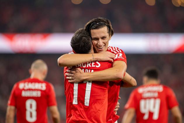 November 10, 2024, Lisboa, Lisboa, Portugal: ANGEL DI MARIA from SL Benfica seen celebrating his goal with his teammate ALVARO CARRERAS during the Liga Portugal Betclic 2024 25 match between SL Benfica and FC Porto at Estadio da Luz on November 10, 2024 in Lisboa, Portugal. Final score: SL Benfica 4:1 FC Porto Lisbon Portugal Lisboa Portugal - ZUMA Bet 20241110_spo_l192_004 Copyright: xMiguelxLemosx