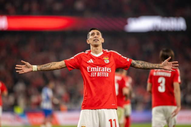November 10, 2024, Lisboa, Lisboa, Portugal: ANGEL DI MARIA from SL Benfica seen celebrating his goal from SL Benfica during the Liga Portugal Betclic 2024 25 match between SL Benfica and FC Porto at Estadio da Luz on November 10, 2024 in Lisboa, Portugal. Final score: SL Benfica 4:1 FC Porto Lisbon Portugal Lisboa Portugal - ZUMA Bet 20241110_spo_l192_003 Copyright: xMiguelxLemosx