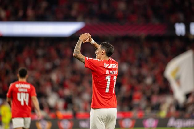 November 10, 2024, Lisboa, Lisboa, Portugal: ANGEL DI MARIA from SL Benfica seen celebrating his first goal during the Liga Portugal Betclic 2024 25 match between SL Benfica and FC Porto at Estadio da Luz on November 10, 2024 in Lisboa, Portugal. Final score: SL Benfica 4:1 FC Porto Lisbon Portugal Lisboa Portugal - ZUMA Bet 20241110_spo_l192_015 Copyright: xMiguelxLemosx