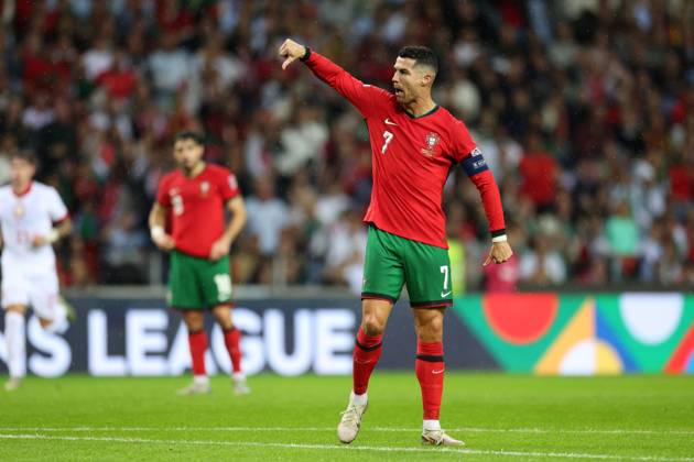 Sport Bilder des Tages PORTO 15.11.2024 MECZ 5. KOLEJKA GRUPA A1 LIGA NARODOW SEZON 2024 25: PORTUGALIA - POLSKA --- UEFA NATIONS LEAGUE FOOTBALL MATCH: PORTUGAL - POLAND CRISTIANO RONALDO FOT. PIOTR KUCZA FOTOPYK NEWSPIX.PL --- newspix.pl