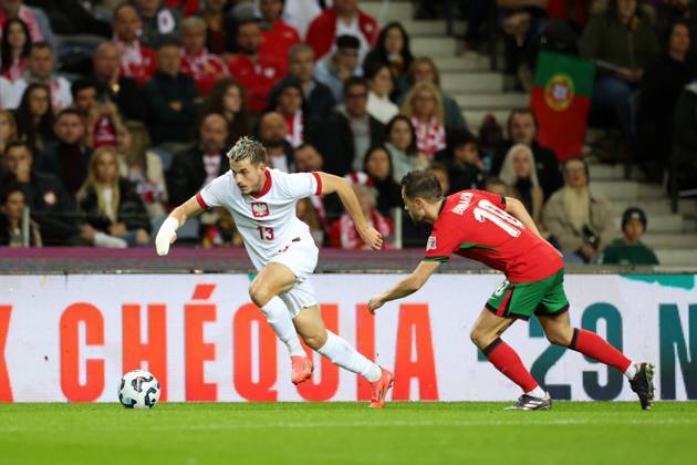 PORTO 15.11.2024 MECZ 5. KOLEJKA GRUPA A1 LIGA NARODOW SEZON 2024 25: PORTUGALIA - POLSKA --- UEFA NATIONS LEAGUE FOOTBALL MATCH: PORTUGAL - POLAND JAKUB KAMINSKI BERNARDO SILVA FOT. PIOTR KUCZA FOTOPYK NEWSPIX.PL --- newspix.pl