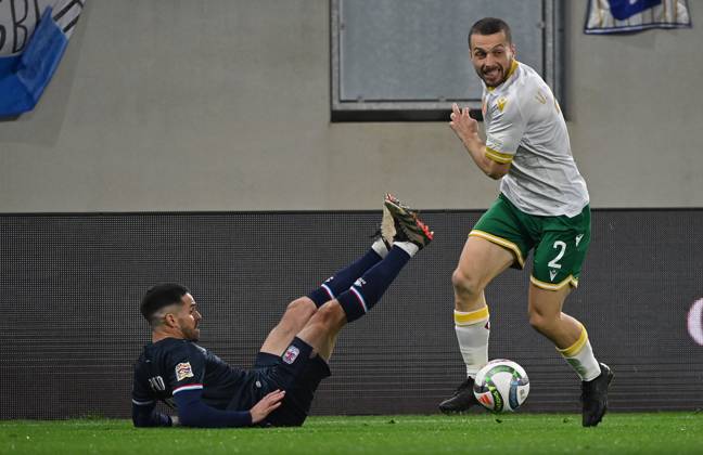 15 11 2024, xjrdrx, Football UEFA Nations League, Luxembourg Bulgaria emspor, v l Michael Pinto Luxembourg , Viktor Popov Bulgaria DFL DFB REGULATIONS PROHIBIT ANY USE OF PHOTOGRAPHS as IMAGE SEQUENCES and or QUASI VIDEO Luxembourg