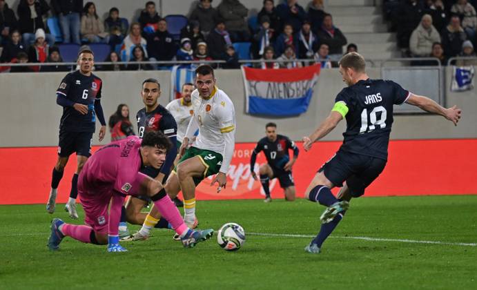 15 11 2024, xjrdrx, Football UEFA Nations League, Luxembourg Bulgaria emspor, v l Tiago Pereira Luxembourg , Alexander Kolev Bulgaria , Laurent Jans Luxembourg DFL DFB REGULATIONS PROHIBIT ANY USE OF PHOTOGRAPHS as IMAGE SEQUENCES and or QUASI VIDEO Luxembourg