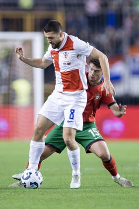 November 18, 2024, Split, Croatia: Nations League - League A, Group A1 - Croatia vs Portugal 1:1. - On photo Croatian Mateo Kovacic 8 and Portuguese Joao Neves 15. Split Croatia - ZUMALEAG 20241118_mda_p210_426 Copyright: xMajaxPrgometx