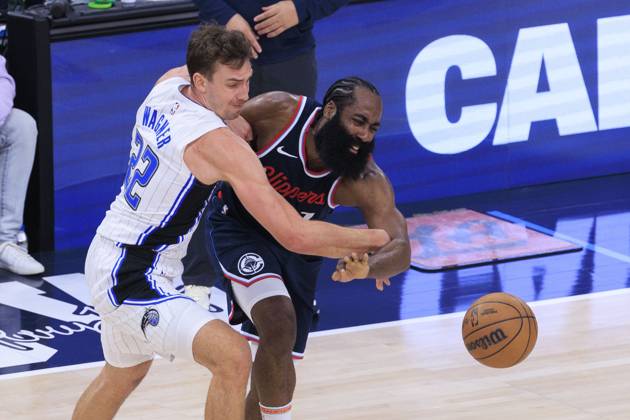 November 20, 2024, Inglewood, California, USA: Franz Wagner 22 of the Orlando Magic steals the ball from James Harden 1 of the Los Angeles Clippers during their regular season NBA, Basketball Herren, USA game on Wednesday November 20, 2024 at Intuit Dome in Inglewood, California. Clippers defeat Magic, 104-93. ARIANA RUIZ PI Inglewood U.S - ZUMAp124 20241120_zaa_p124_037 Copyright: xArianaxRuizx
