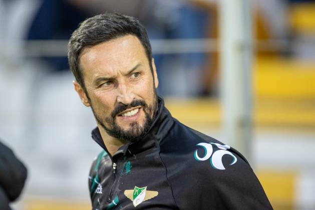 November 24, 2024, Moreira De CoÂ³Negos, GuimaroÂ£Es, Portugal: CESAR PEIXOTO Moreirense head coach seen during the TaoÂßa de Portugal 2024 25 match between Moreirense FC and FC Porto at EstoÂ¡dio Comendador Joaquim de Almeida Freitas on October 19, 2024 in Moreira de CoÂ³negos, Portugal. Moreira De CoÂ³Negos Portugal - ZUMAl192 20241124_zsp_l192_003 Copyright: xMiguelxLemosx