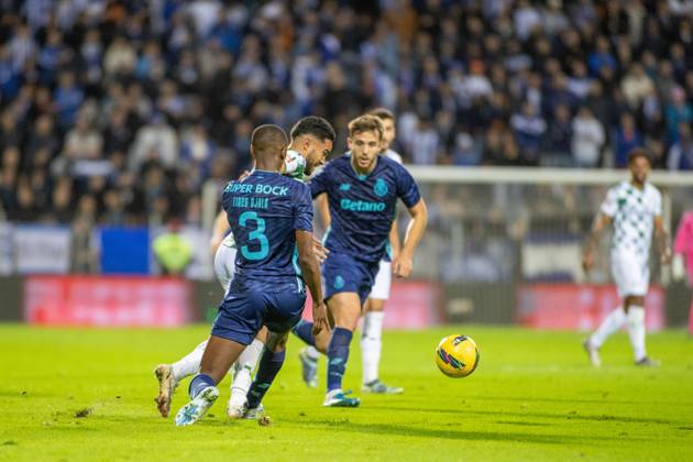 November 24, 2024, Moreira De CoÂ³Negos, GuimaroÂ£Es, Portugal: TIAGO DJALO from FC Porto seen on action during the TaoÂßa de Portugal 2024 25 match between Moreirense FC and FC Porto at EstoÂ¡dio Comendador Joaquim de Almeida Freitas on October 19, 2024 in Moreira de CoÂ³negos, Portugal. Moreira De CoÂ³Negos Portugal - ZUMAl192 20241124_zsp_l192_008 Copyright: xMiguelxLemosx