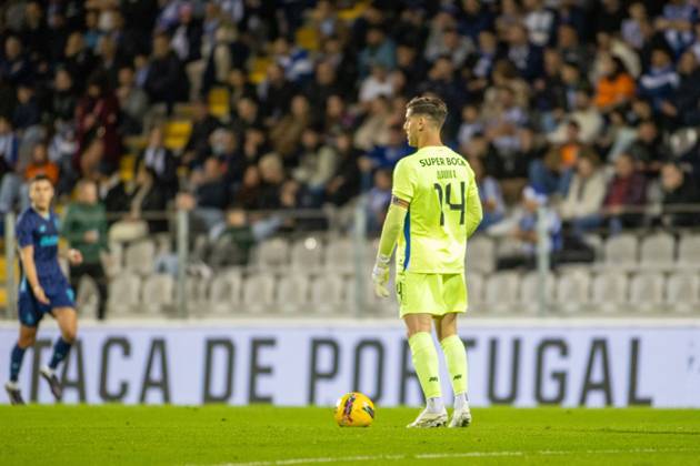 November 24, 2024, Moreira De CoÂ³Negos, GuimaroÂ£Es, Portugal: CLAUDIO RAMOS seen on action during the TaoÂßa de Portugal 2024 25 match between Moreirense FC and FC Porto at EstoÂ¡dio Comendador Joaquim de Almeida Freitas on October 19, 2024 in Moreira de CoÂ³negos, Portugal. Moreira De CoÂ³Negos Portugal - ZUMAl192 20241124_zsp_l192_009 Copyright: xMiguelxLemosx