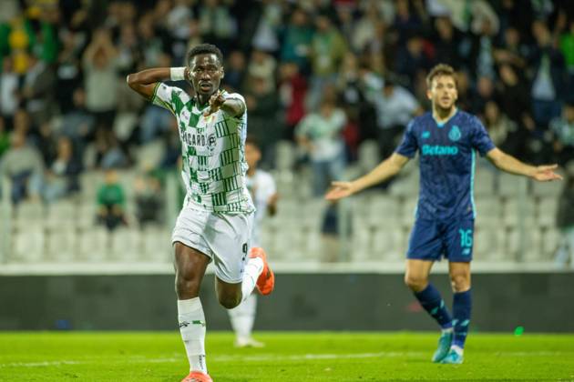 November 24, 2024, Moreira De CoÂ³Negos, GuimaroÂ£Es, Portugal: LUIS ASUE from Moreirense FC celebrating his goal during the TaoÂßa de Portugal 2024 25 match between Moreirense FC and FC Porto at EstoÂ¡dio Comendador Joaquim de Almeida Freitas on October 19, 2024 in Moreira de CoÂ³negos, Portugal. Moreira De CoÂ³Negos Portugal - ZUMAl192 20241124_zsp_l192_012 Copyright: xMiguelxLemosx