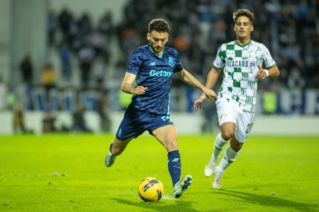 November 24, 2024, Moreira De CoÂ³Negos, GuimaroÂ£Es, Portugal: JOAO MARIO from FC Porto seen on action during the TaoÂßa de Portugal 2024 25 match between Moreirense FC and FC Porto at EstoÂ¡dio Comendador Joaquim de Almeida Freitas on October 19, 2024 in Moreira de CoÂ³negos, Portugal. Moreira De CoÂ³Negos Portugal - ZUMAl192 20241124_zsp_l192_013 Copyright: xMiguelxLemosx