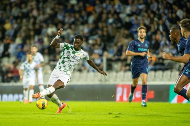 November 24, 2024, Moreira De CoÂ³Negos, GuimaroÂ£Es, Portugal: LUIS ASUE from Moreirense FC seen on action during the TaoÂßa de Portugal 2024 25 match between Moreirense FC and FC Porto at EstoÂ¡dio Comendador Joaquim de Almeida Freitas on October 19, 2024 in Moreira de CoÂ³negos, Portugal. Moreira De CoÂ³Negos Portugal - ZUMAl192 20241124_zsp_l192_024 Copyright: xMiguelxLemosx