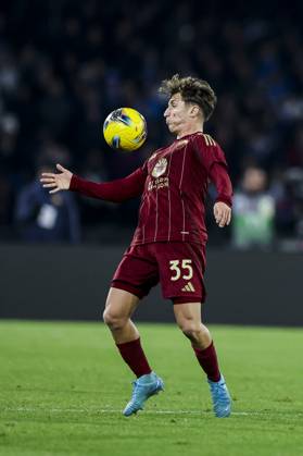 Italy: Serie a football match SSC Napoli vs AS Roma Roma™s Italian forward Tommaso Baldanzi controls the ball during the Serie A football match between SSC Napoli and AS Roma at the Diego Armando Maradona Stadium in Naples, November 24, 2024. ABPH7926 Copyright: xAntonioxBalascox