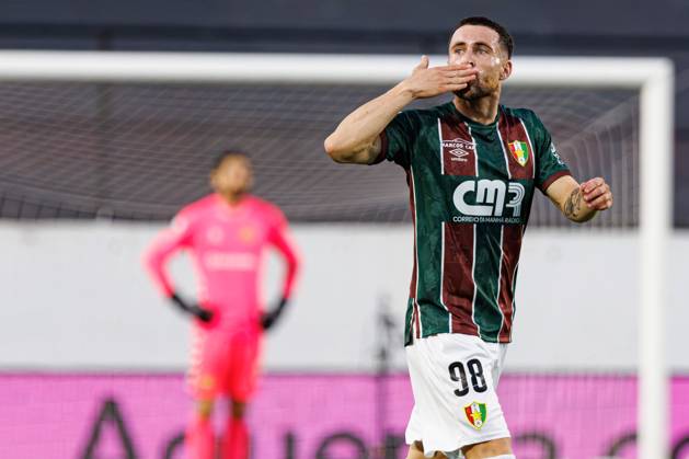 CF Estrela Amadora Vs CD Nacional in Amadora, Portugal - 10 Nov 2024 Joao Kikas (CF Estrela Amadora) celebrates a goal during the Liga Portugal game between teams of CF Estrela Amadora and CD Nacional at Estadio Jose Gomes. Final score; CF Estrela Amadora 2:0 CD Nacional Amadora Portugal Copyright: xMaciejxRogowskix xSOPAxImagesx MROGOWSKI_estrelanacional2425-40
