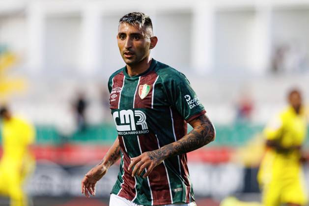 CF Estrela Amadora Vs CD Nacional in Amadora, Portugal - 10 Nov 2024 Alan Ruiz (CF Estrela Amadora) seen in action during the Liga Portugal game between teams of CF Estrela Amadora and CD Nacional at Estadio Jose Gomes. Final score; CF Estrela Amadora 2:0 CD Nacional Amadora Portugal Copyright: xMaciejxRogowskix xSOPAxImagesx MROGOWSKI_estrelanacional2425-43