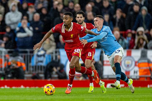 Football - FA Premier League - Liverpool FC v Manchester City FC LIVERPOOL, ENGLAND - Sunday, December 1, 2024: Liverpool s Ryan Gravenberch (L) is fouled by Manchester City s Phil Foden during the FA Premier League match between Liverpool FC and Manchester City FC at Anfield. (Photo by David Rawcliffe Propaganda) LIVERPOOL Anfield MERSEYSIDE ENGLAND  Copyright: xDavidxRawcliffex P2024-12-01-Liverpool_Man_City-13