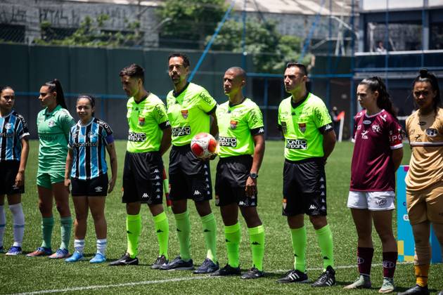 Ferroviária x Grêmio SÃO PAULO, SP - 01.12.2024: FERROVIÁRIA X GRÊMIO - Refereeing the match between Ferroviária and Grêmio, valid for the second round of the Women& 39;s Cup and held on Sunday morning (01) at the Ibrachina Arena in São Paulo, SP. (Photo: Rodilei Morais Fotoarena) x2659860x RodileixMorais