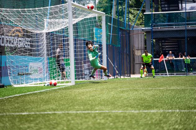 Ferroviária x Grêmio SÃO PAULO, SP - 01.12.2024: FERROVIÁRIA X GRÊMIO - Goalkeeper Isa Condorelli (Grêmio) saves a penalty during the match between Ferroviária and Grêmio, valid for the second round of the Copinha Feminina and held on Sunday morning (01) at the Ibrachina Arena in São Paulo, SP. (Photo: Rodilei Morais Fotoarena) x2659868x RodileixMorais